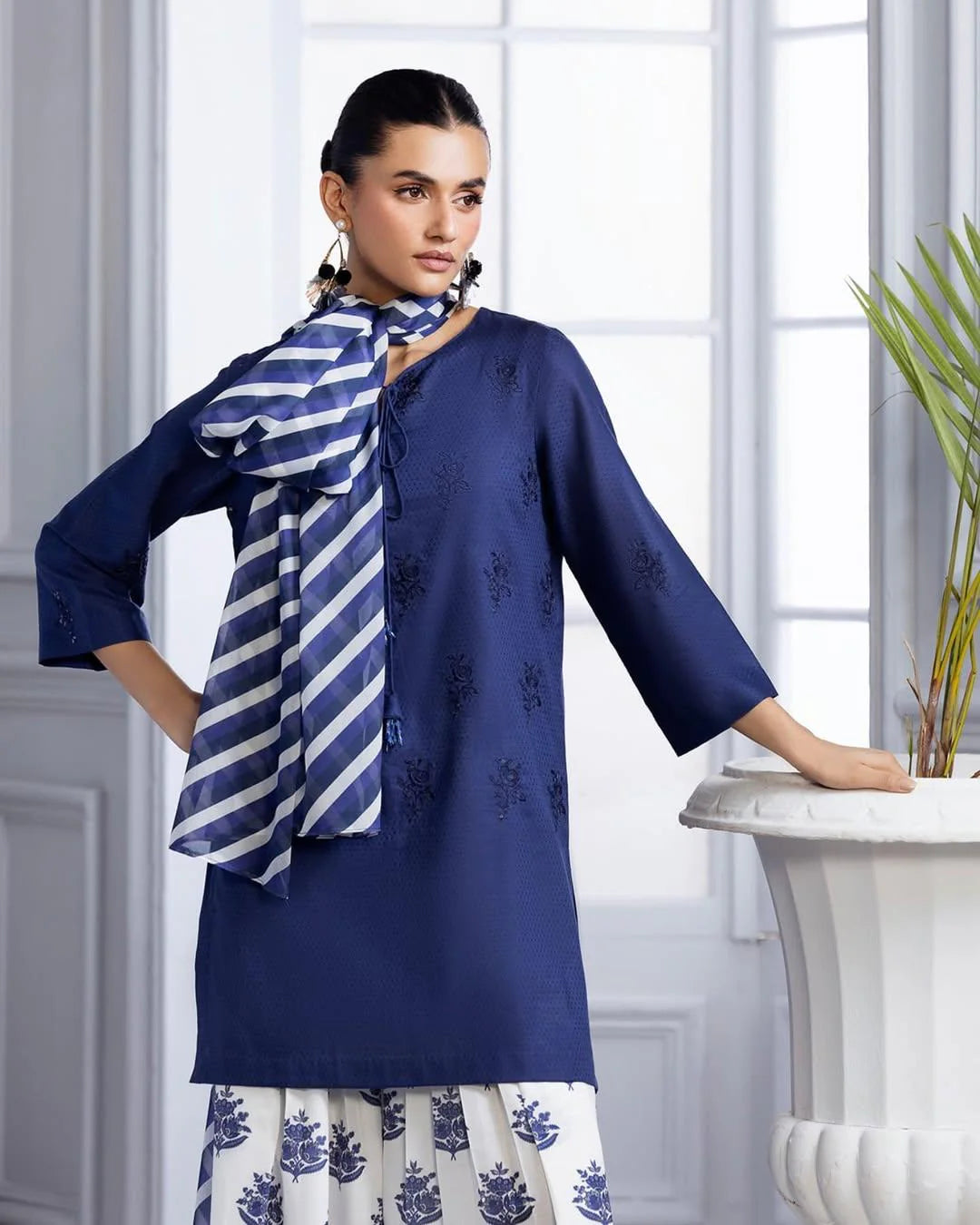Blue Bloom Lawn Emb 3pc