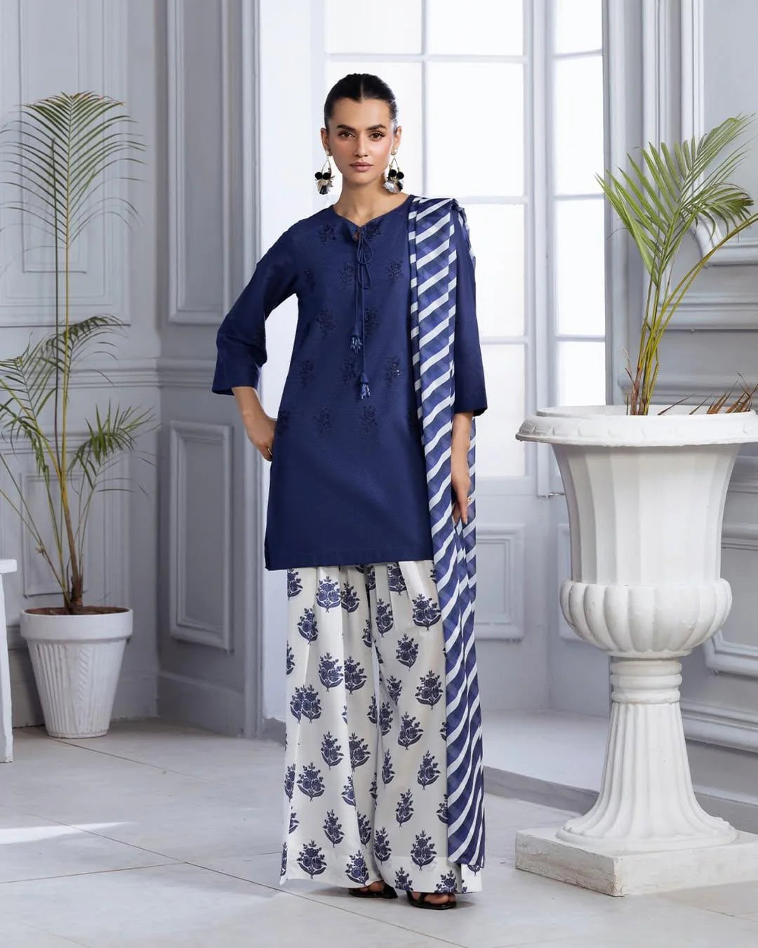 Blue Bloom Lawn Emb 3pc