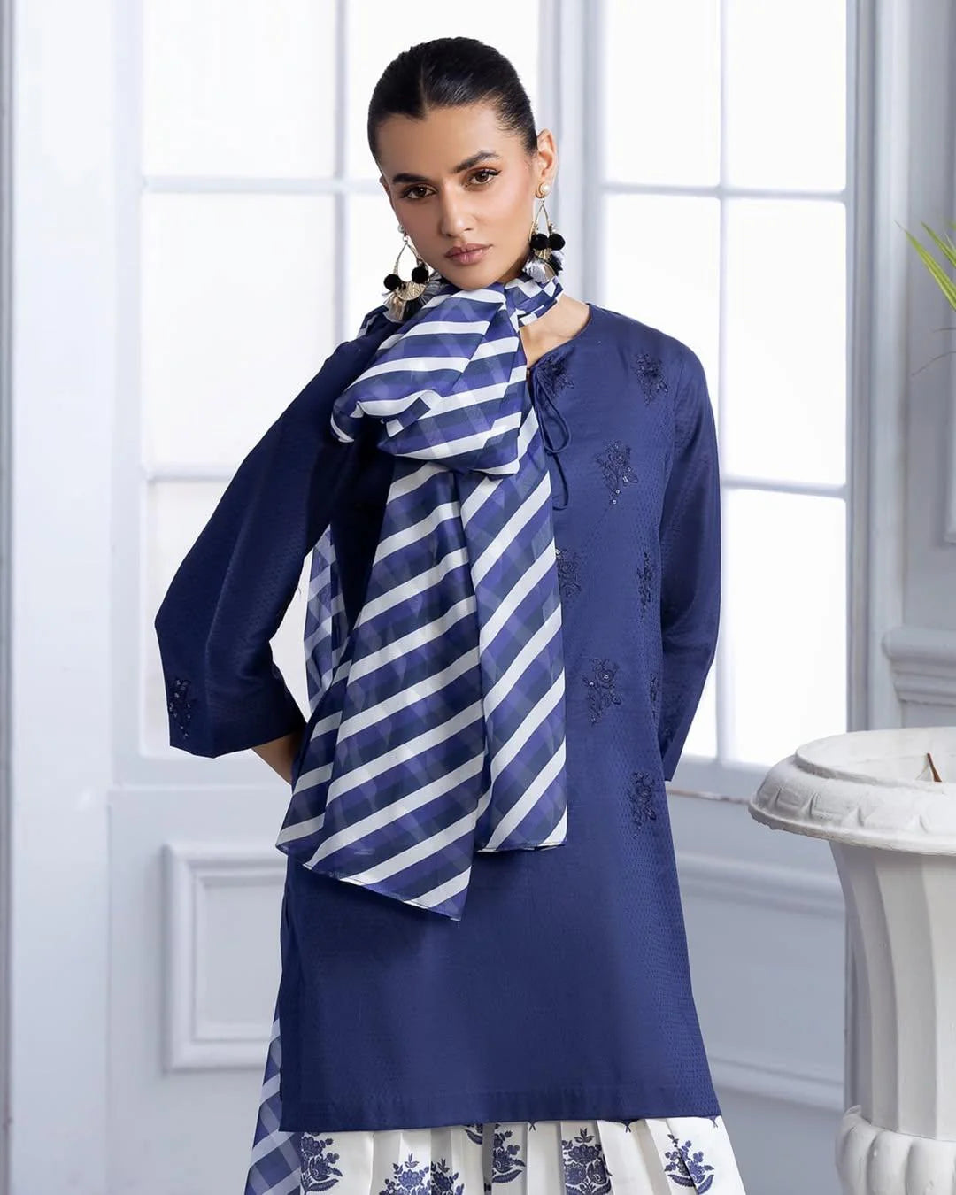 Blue Bloom Lawn Emb 3pc